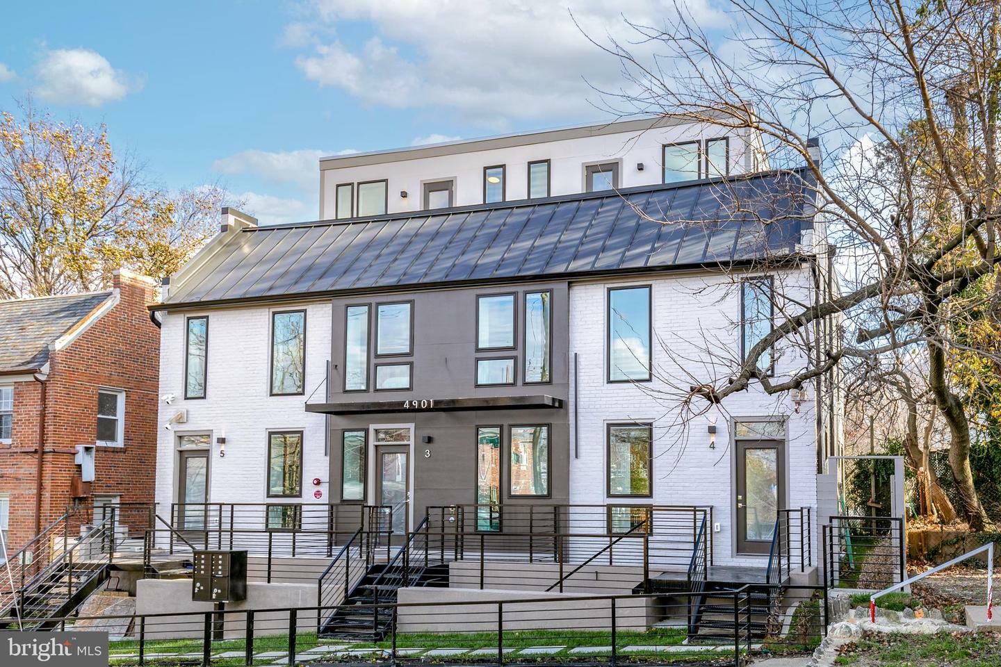 Property Photo:  4901 1st Street NW 5  DC 20011 