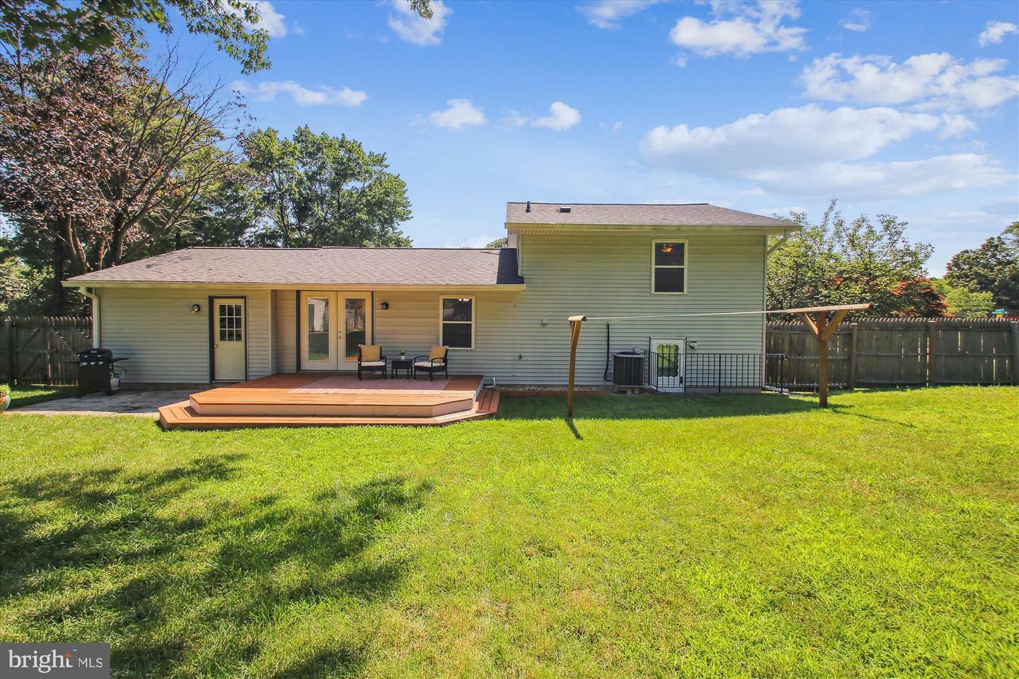 Property Photo: 7814 Metacomet Road MD 21076
