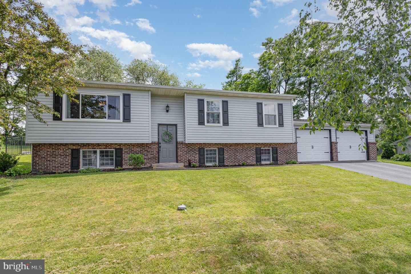 Property Photo:  5071 Carrollton Drive  PA 17112 
