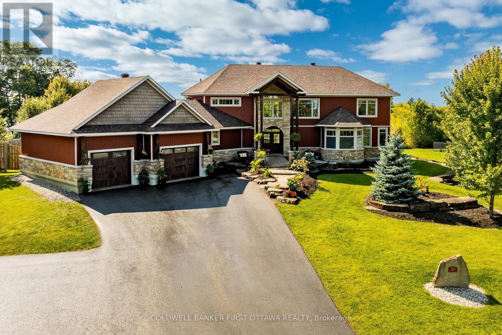 Property Photo: 225 Hillcrest Drive ON K0A 1A0