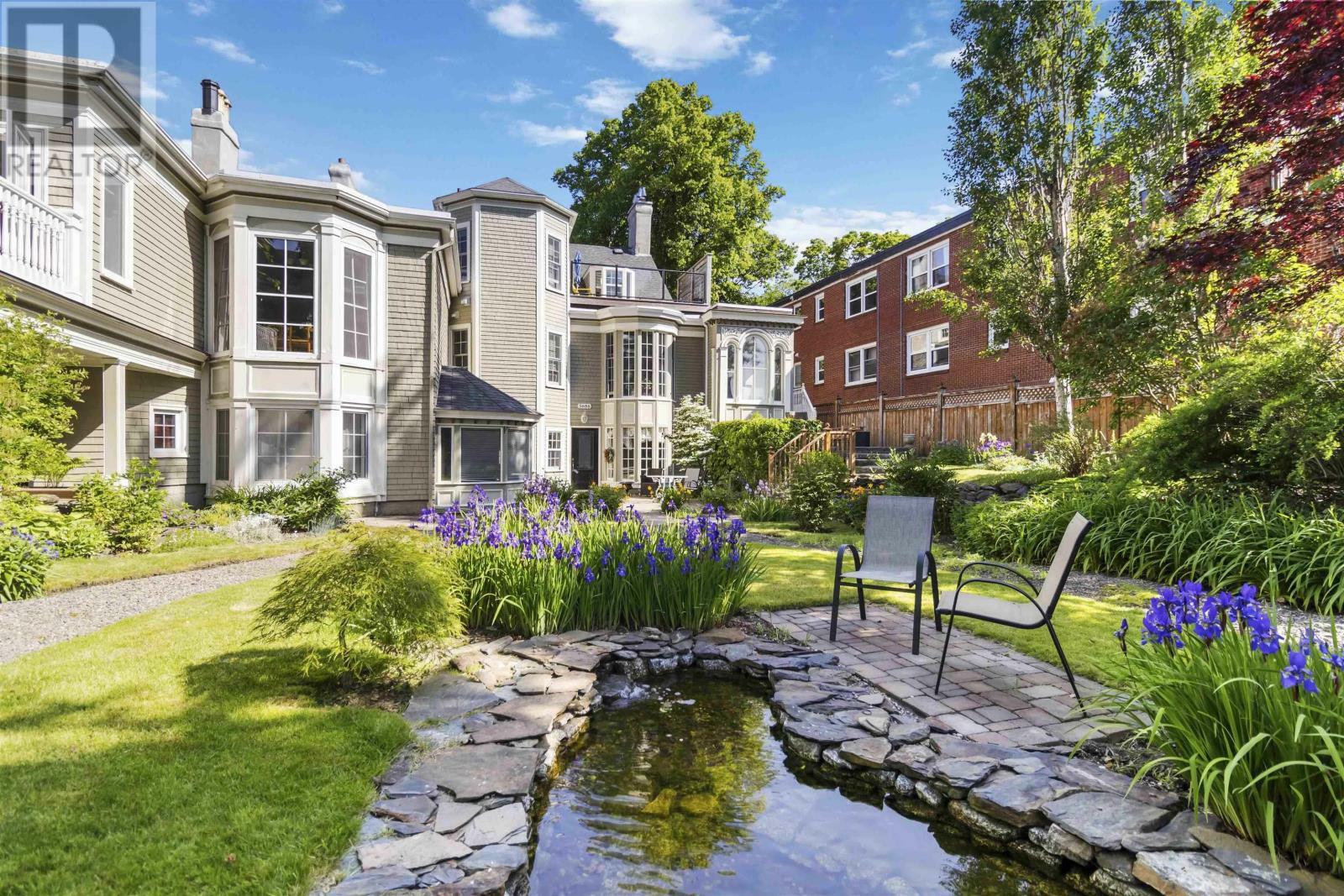 Photo de la propriété: 5686 Inglis Street NS B3H 1K3
