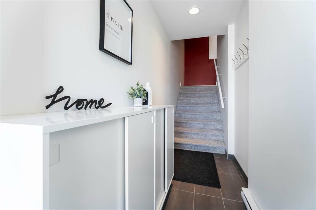 Property Photo: 860 Rathgar Avenue MB R3L 0K7