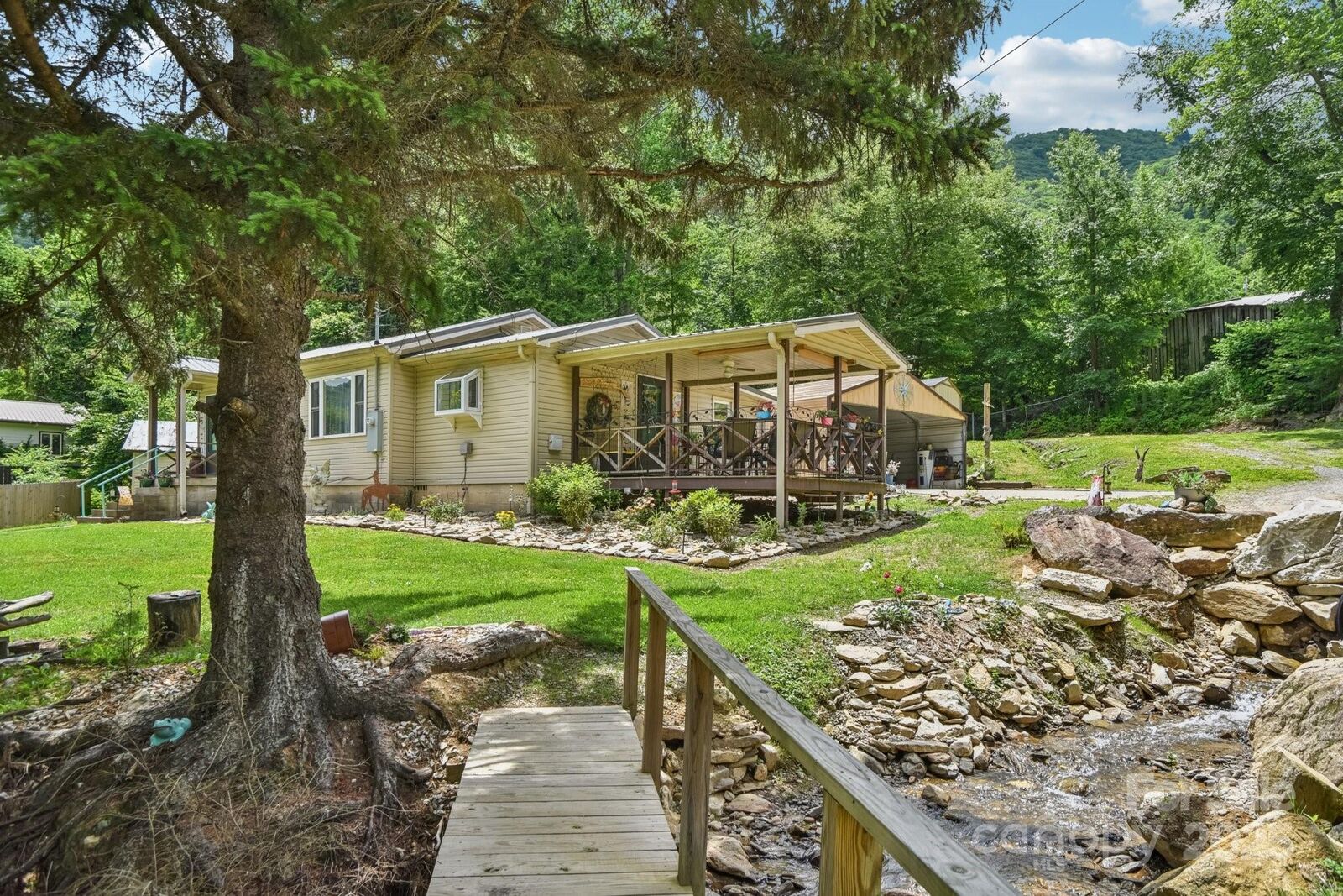 Property Photo:  19 Lockman Road  NC 28751 
