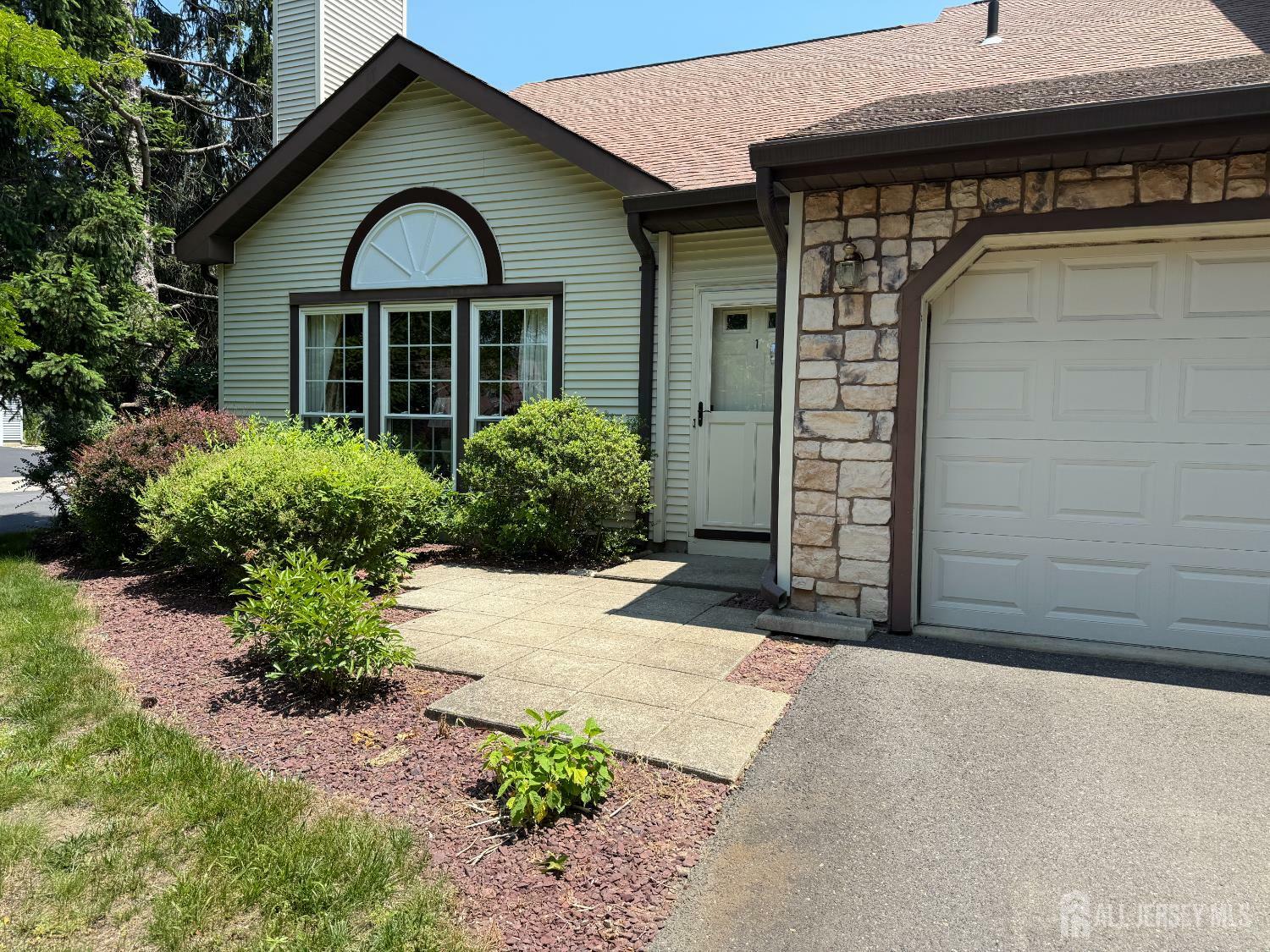 1 Allen Court  Manalapan NJ 07726 photo