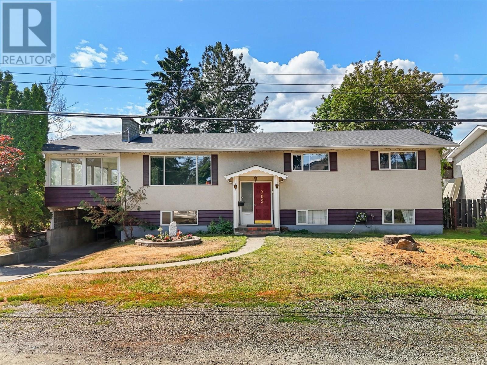Property Photo: 705 Soldier Road BC V2B 6H5