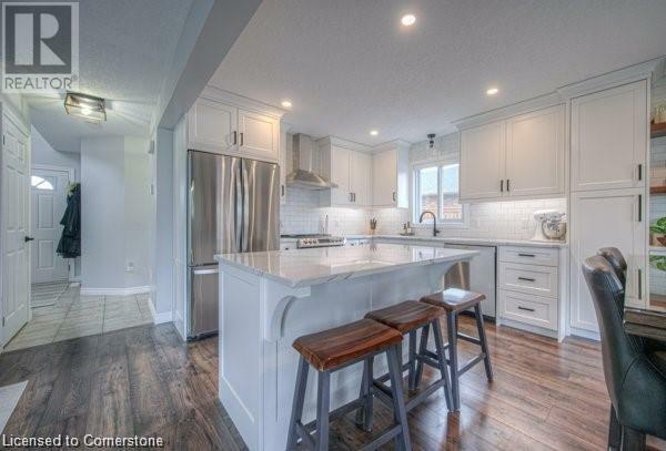 Photo de la propriété:  354 Fennel Street  ON N0J 1S0 