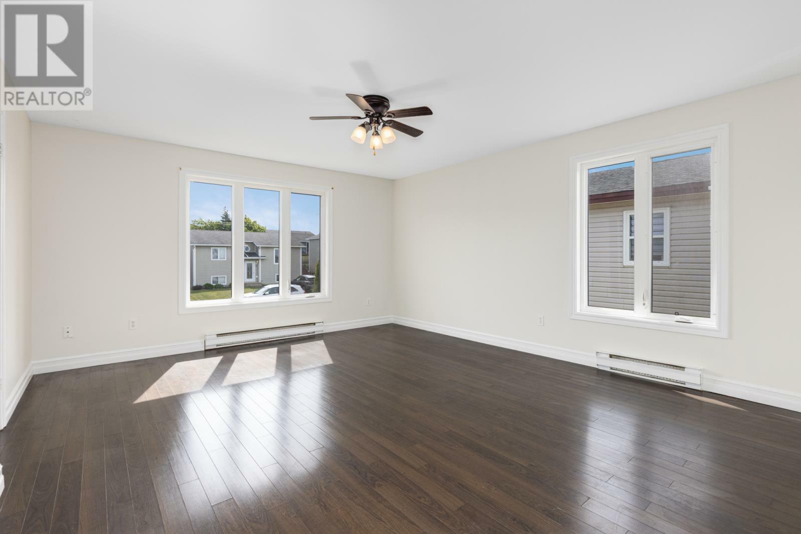 Photo de la propriété: 45 Frontenac Avenue NL A1N 4Z4