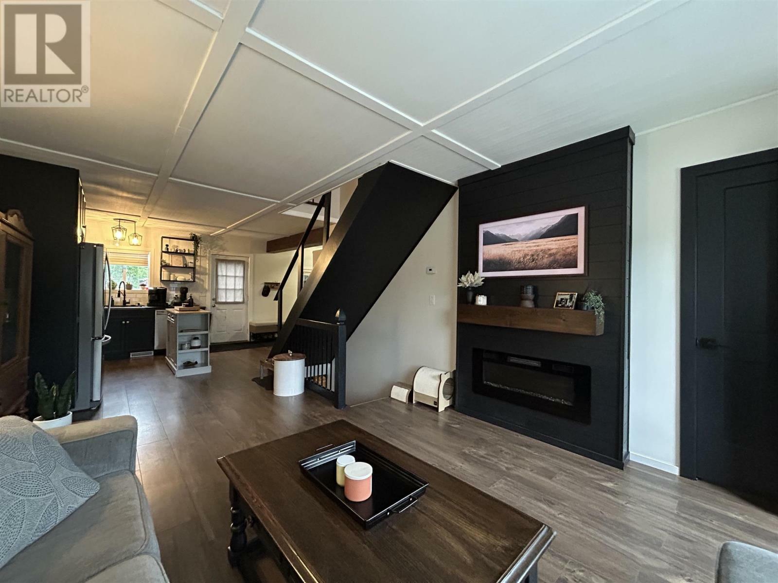 Property Photo: 907 Smith Ave ON P9A 2K5