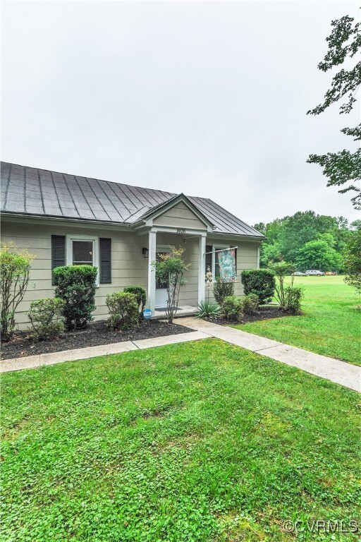 Property Photo: 1828 Back Hampden Sydney Road VA 23901