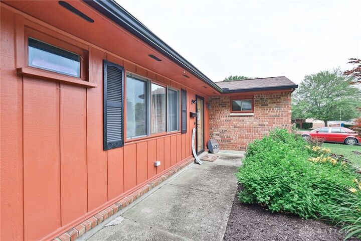Property Photo: 1322 Yorktown Drive OH 45373