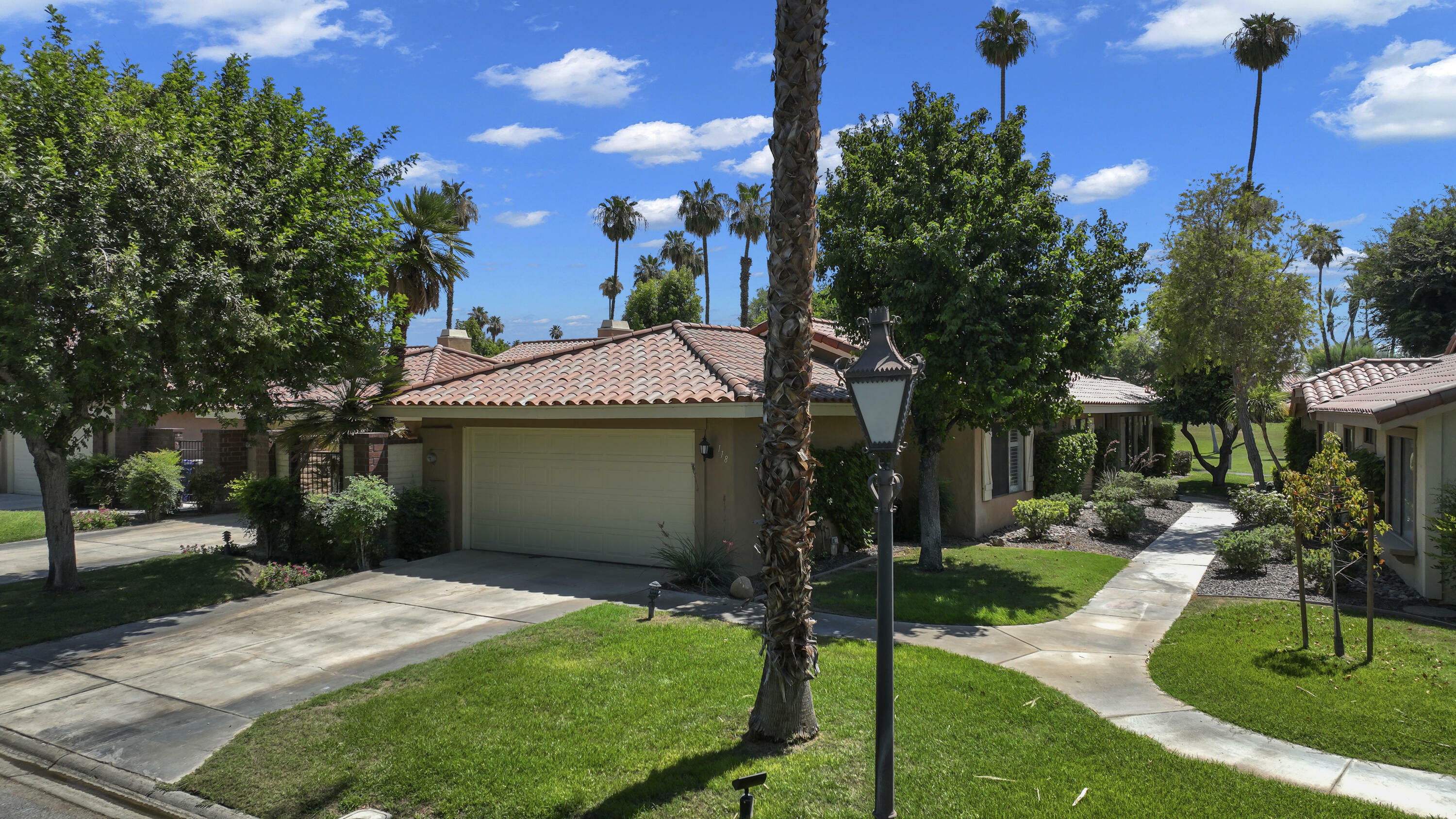 Property Photo: 118 Las Lomas CA 92260