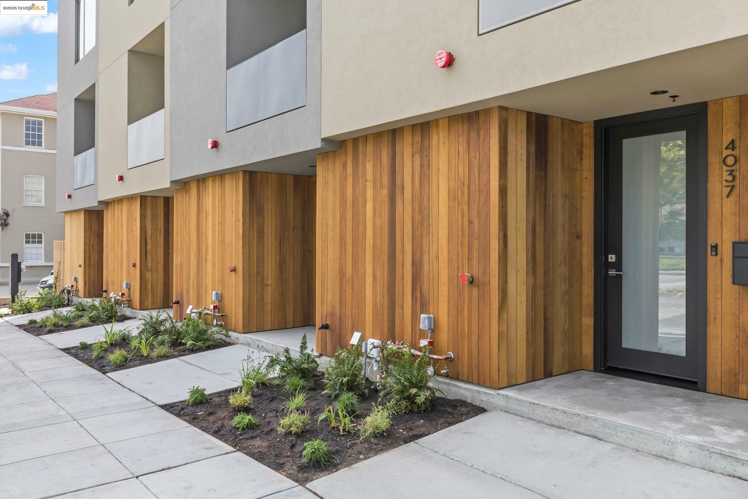 Property Photo: 1235 Hampel St. CA 94602