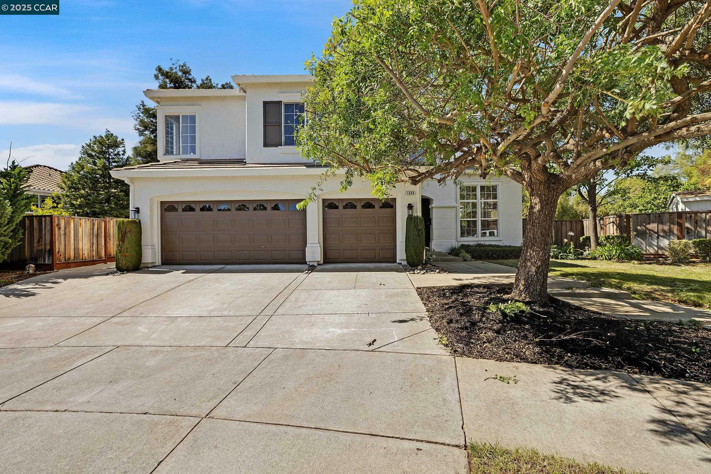 Property Photo: 1608 Fluorite Ct CA 94550