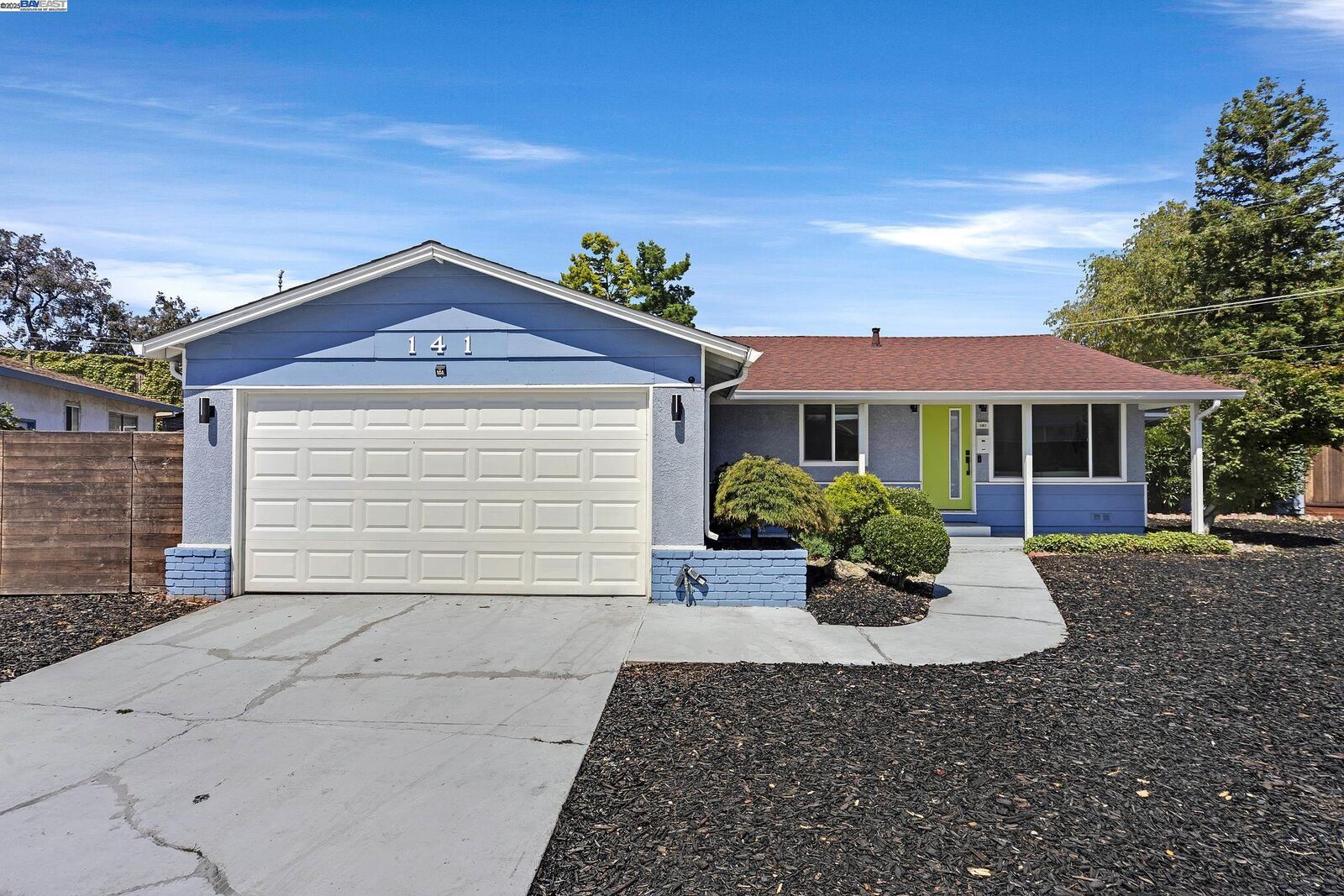Property Photo: 141 Peony Ct CA 94538