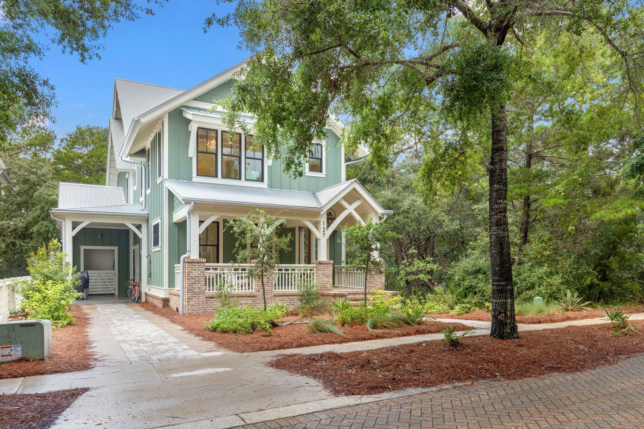 Property Photo:  127 W Okeechobee  FL 32459 