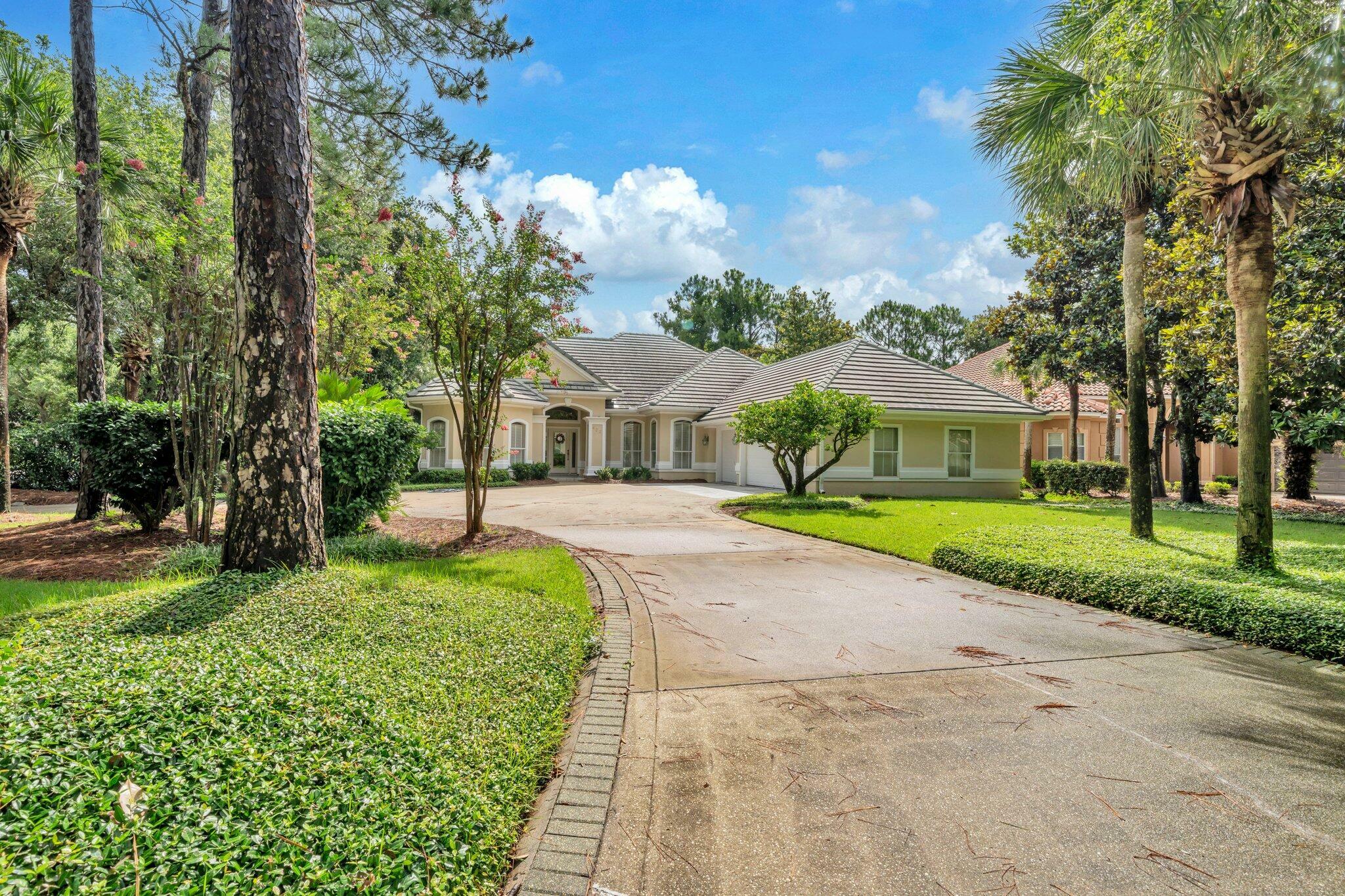 Property Photo: 423 Maritime Court FL 32541