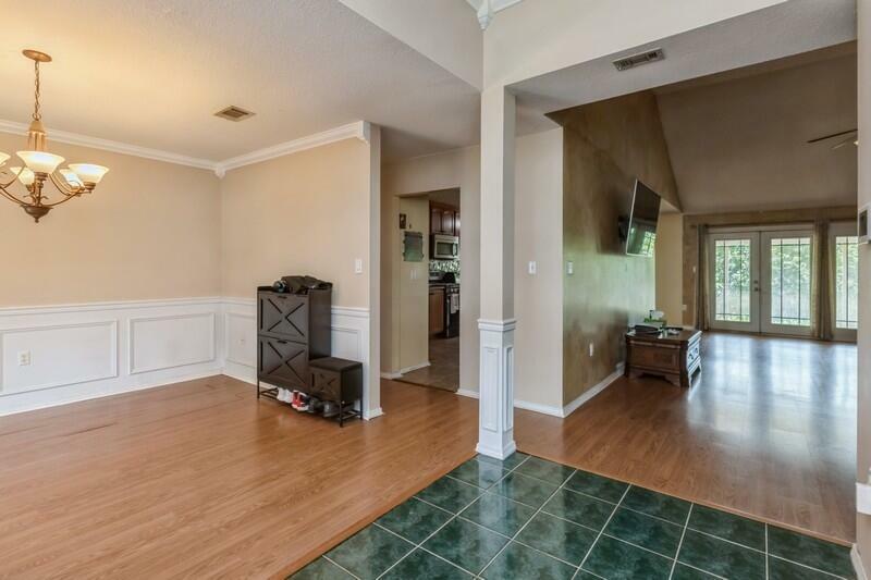Property Photo:  527 Tom Sawyer Lane  FL 32536 