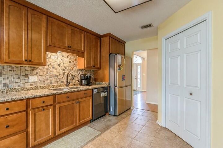 Property Photo:  527 Tom Sawyer Lane  FL 32536 