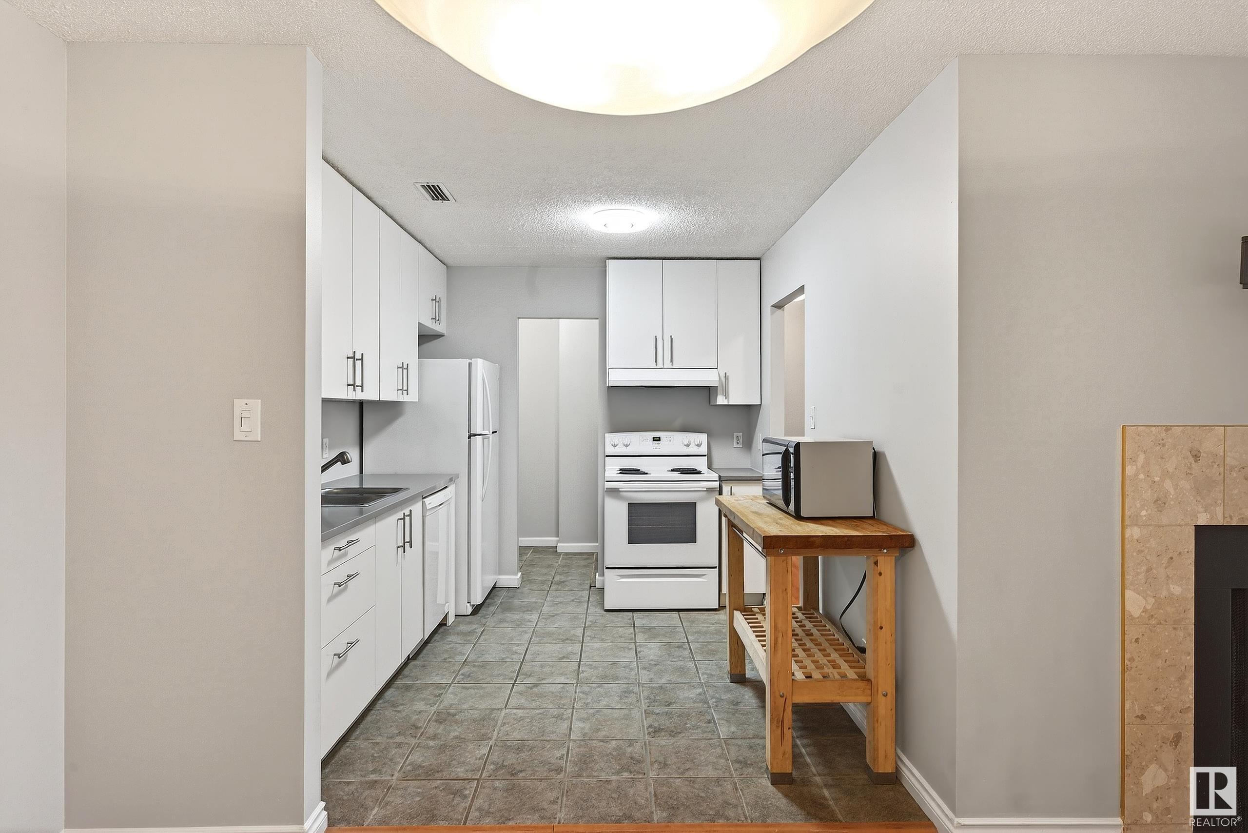 Property Photo:  1913 Saddleback Road NW  AB T6J 5M9 