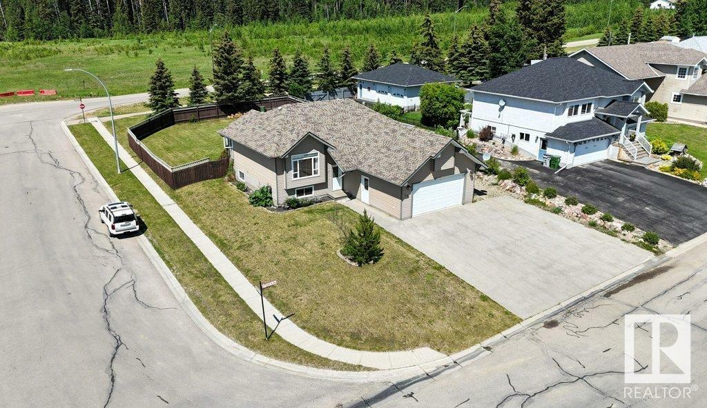 Property Photo:  916 62A Street  AB T7E 1Y6 