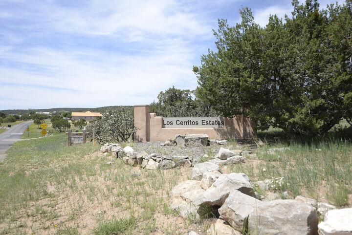 Property Photo: 8 Lomas Court NM 87015