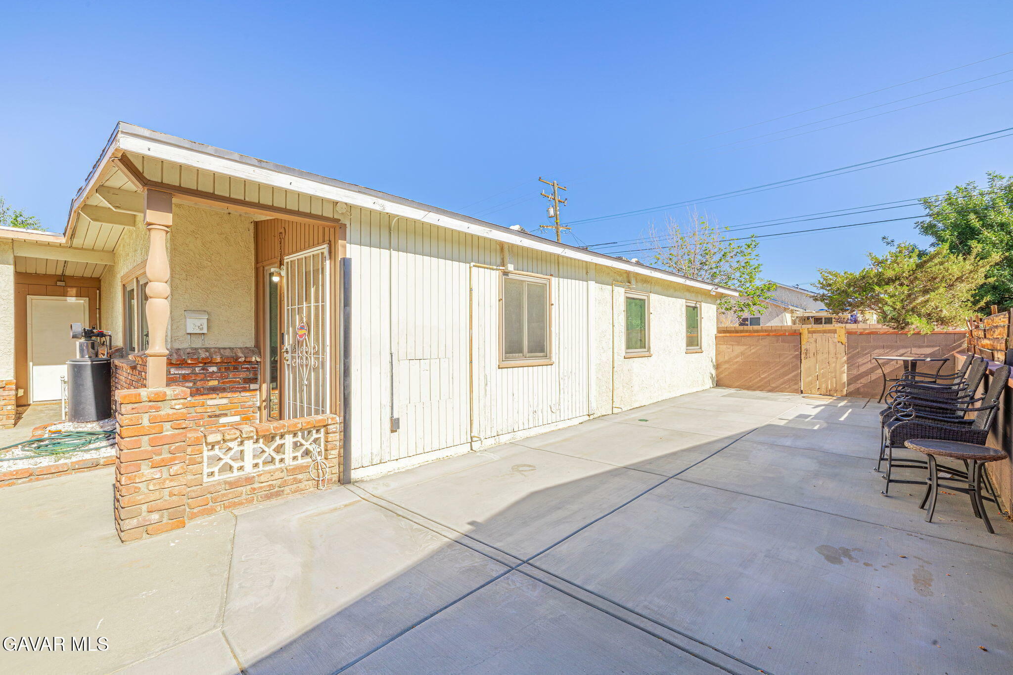 Property Photo: 1342 Ave H 15 CA 93534