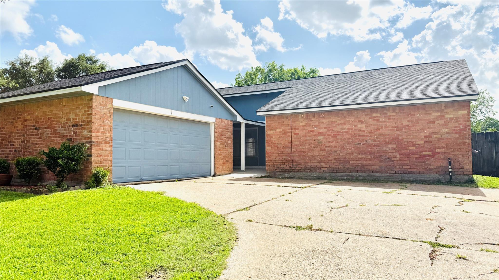 Property Photo: 1371 Stevenage Lane TX 77530
