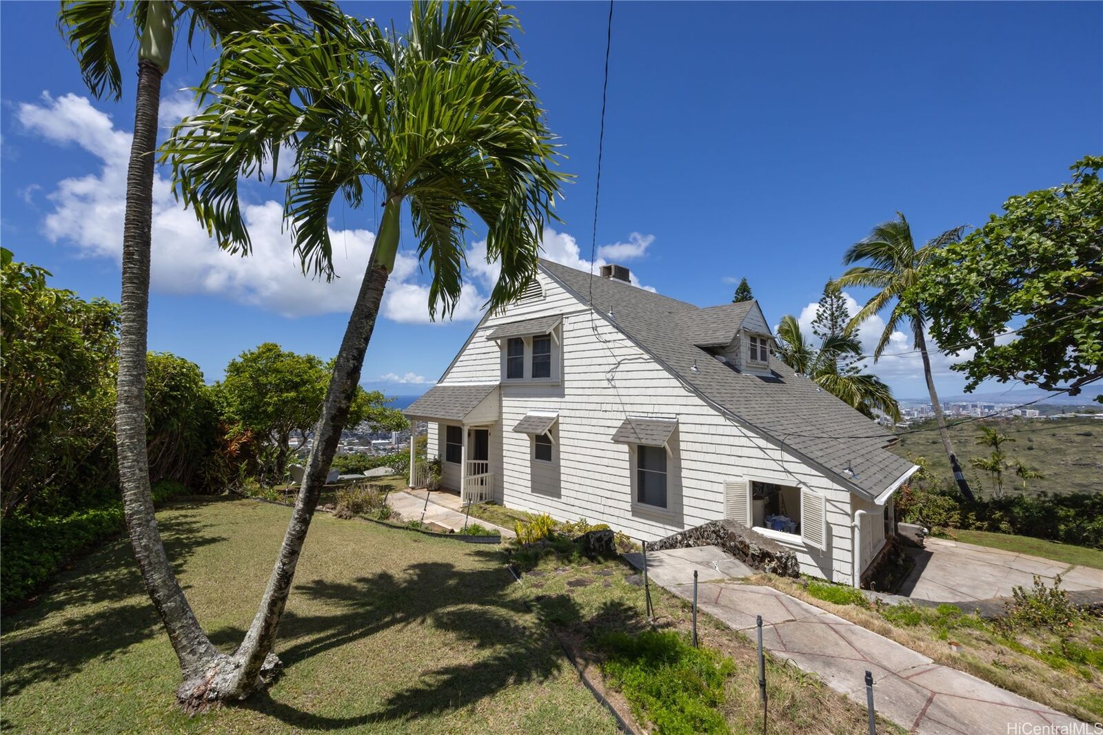 Property Photo: 3637 Nihipali Place HI 96816