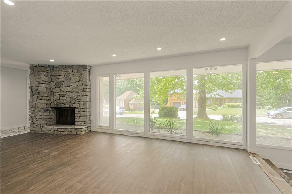 Property Photo:  931 Valley Lane  MO 64150 