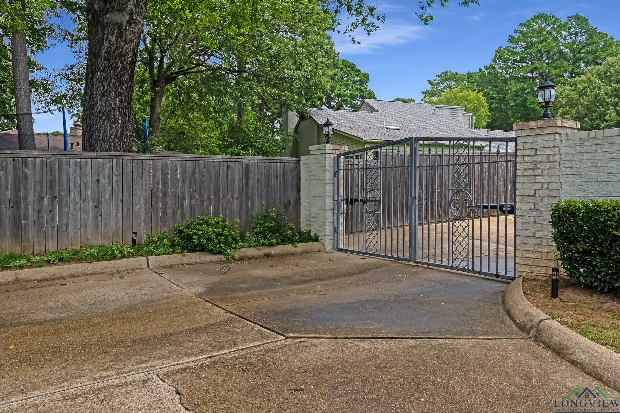 Property Photo:  2104 McCann Rd  TX 75601 