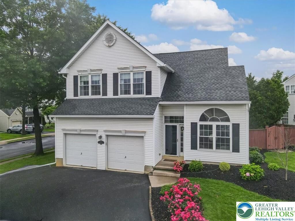 Property Photo:  358 Lenape Trail  PA 18104 