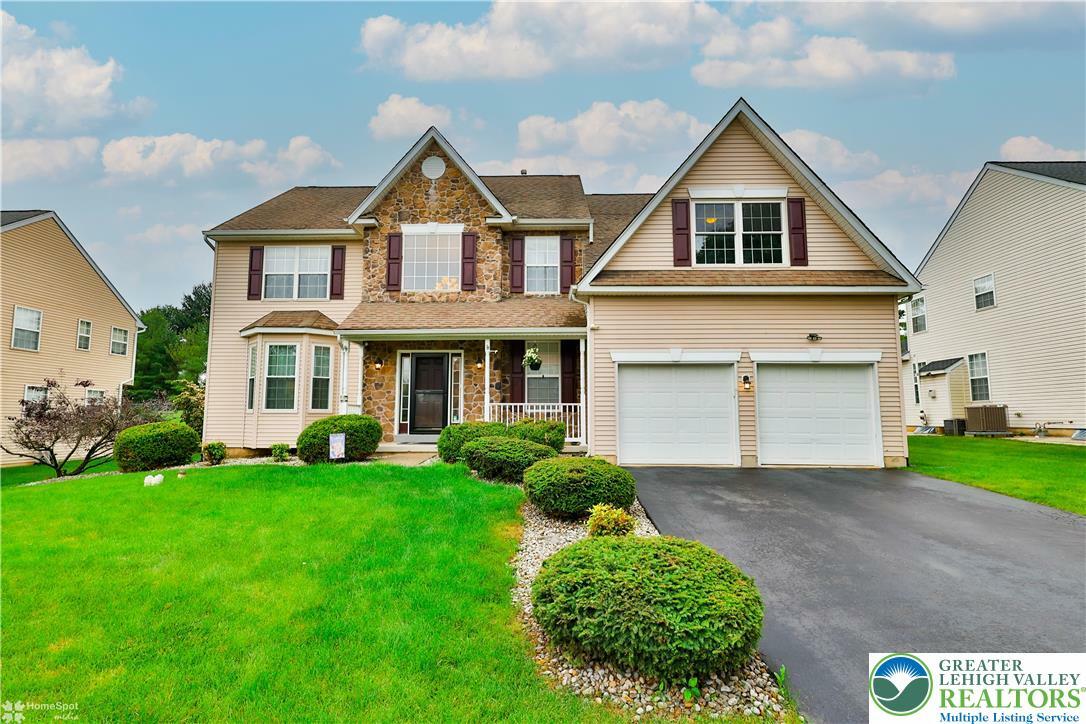 Property Photo: 10 Windrift Court PA 18045