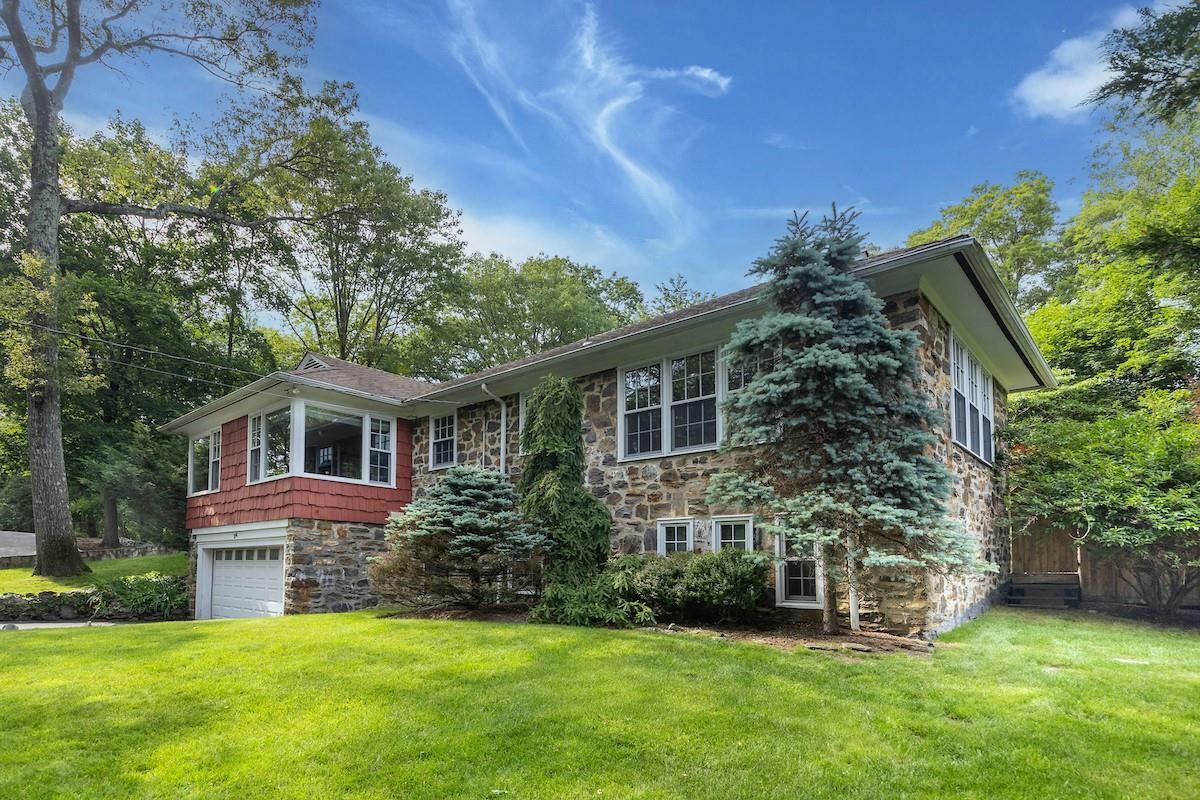 Property Photo: 34 Summit Terrace NY 10522