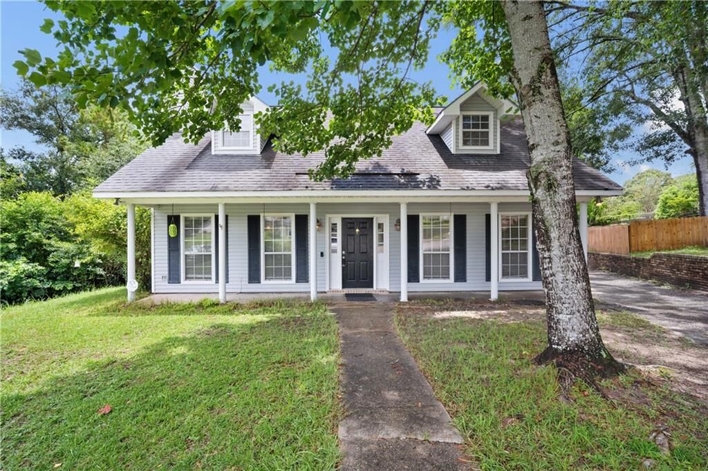 Property Photo: 6325 Shadowlake Court AL 36693