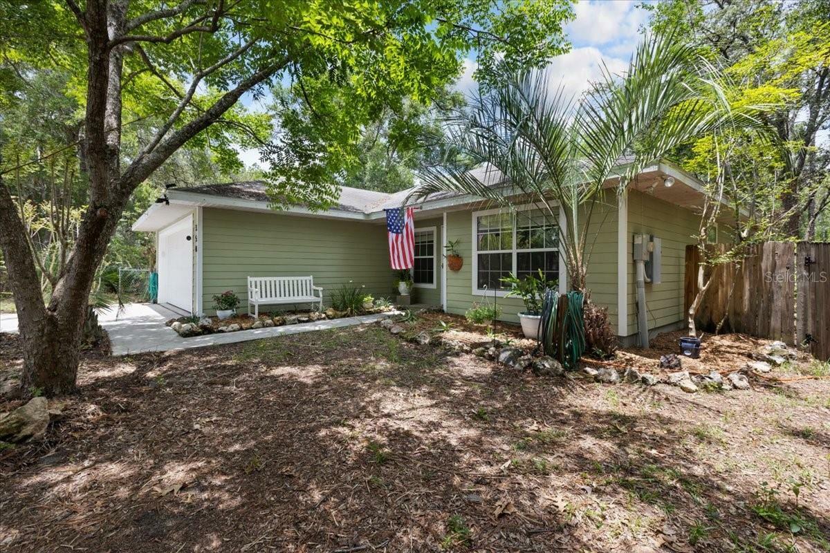Property Photo: 350 Hardee Street FL 32621