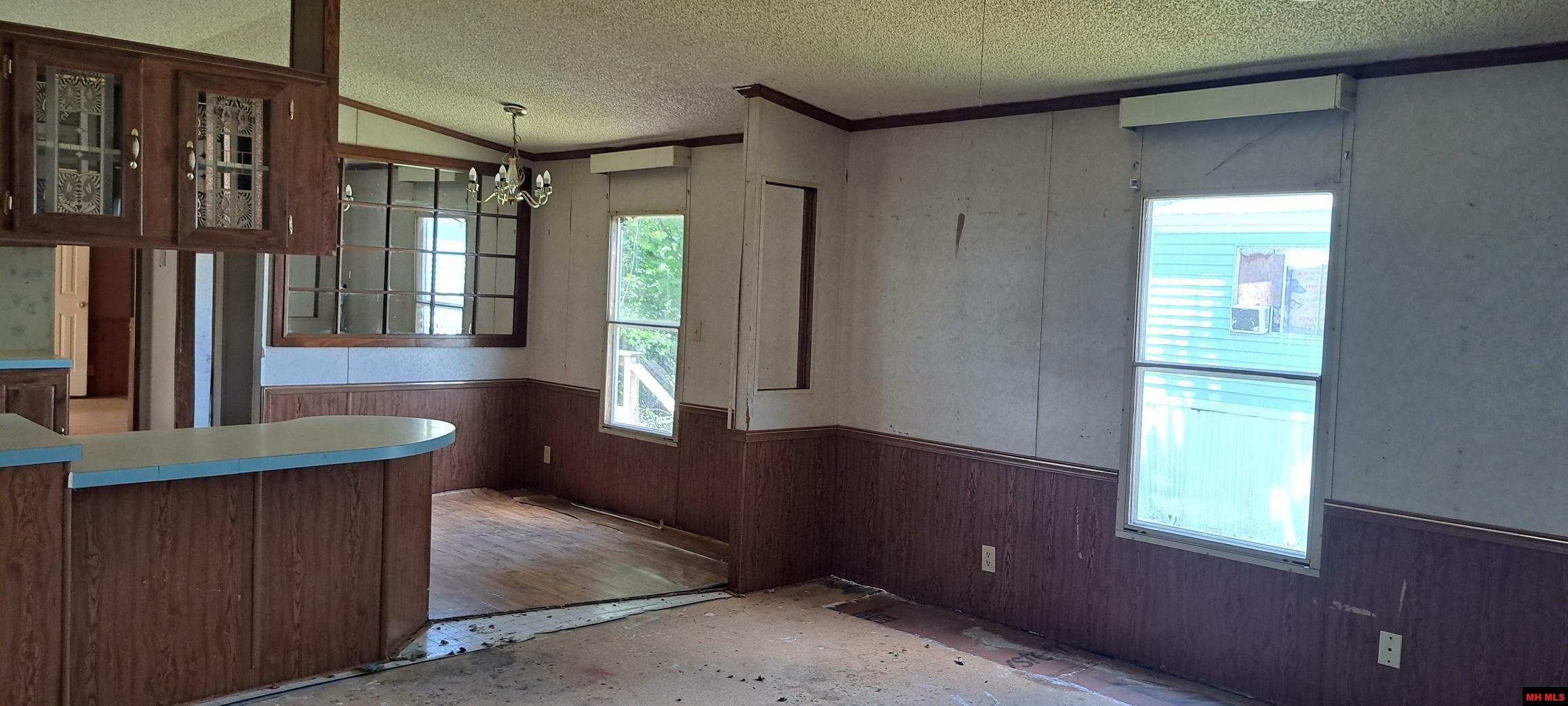 Property Photo: 1326 E 9th Street AR 72653