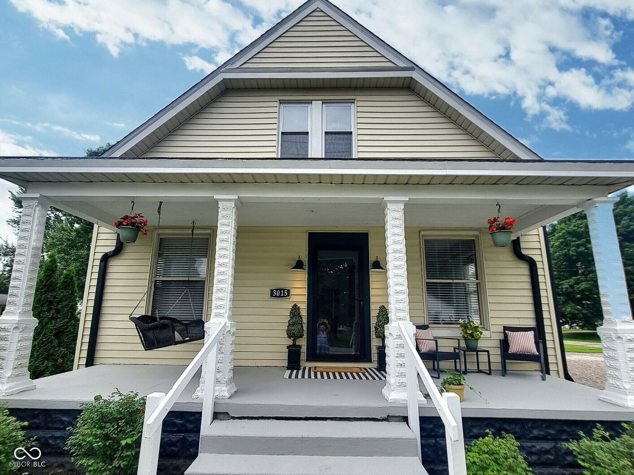 Property Photo: 3015 McKinley Avenue IN 47201