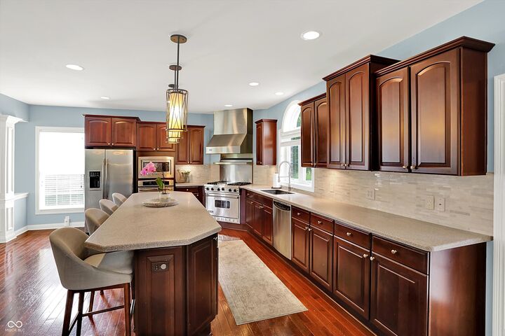 Property Photo: 10587 Proposal Pointe Way IN 46040
