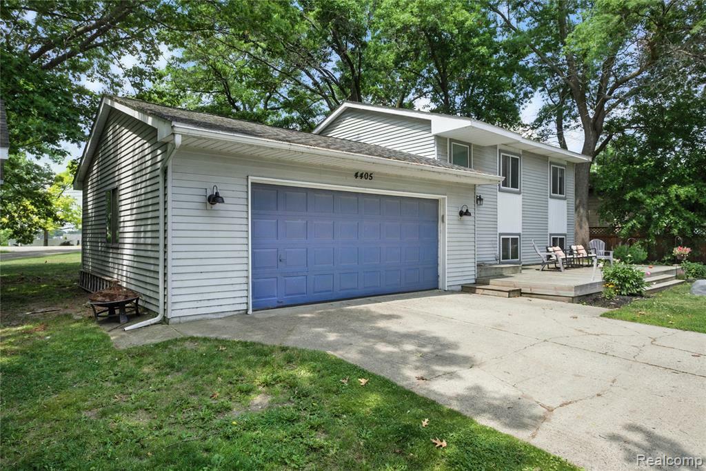 Property Photo: 4405 Lamson Drive MI 48329 1934