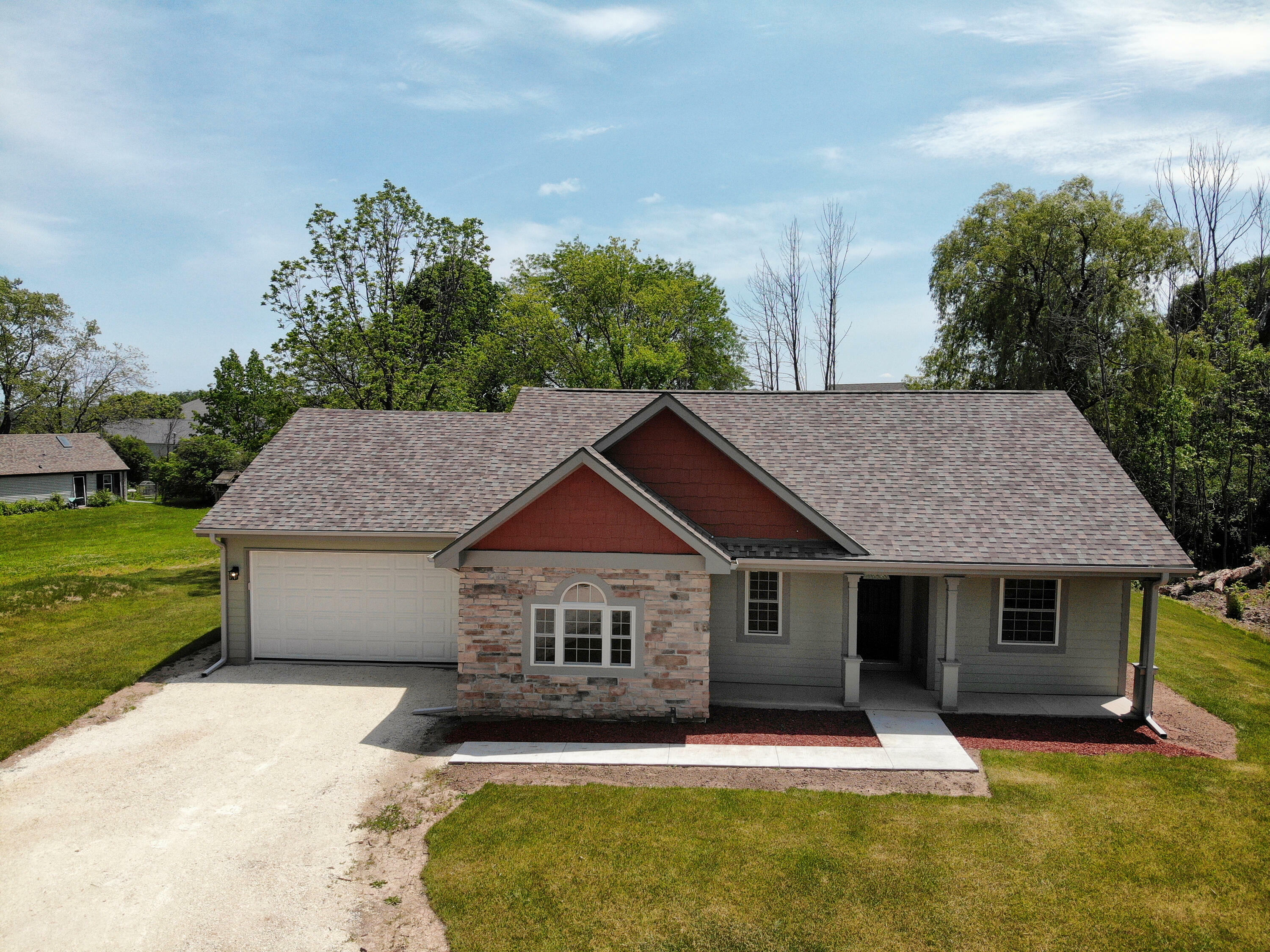 Property Photo: 1255 Westwood Dr 53024