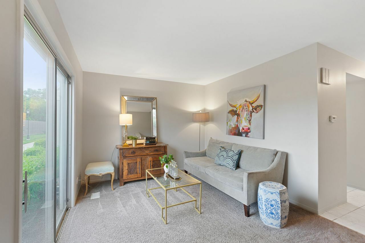 Property Photo: 629 Robin Court 0 IL 60030