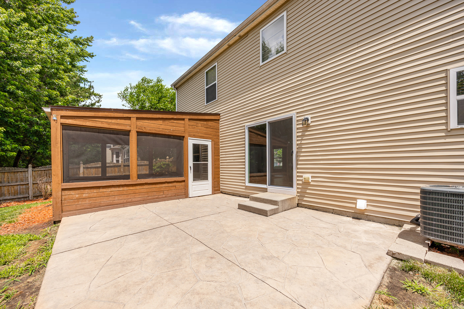 Property Photo: 1301 Bridgehampton Drive IL 60586