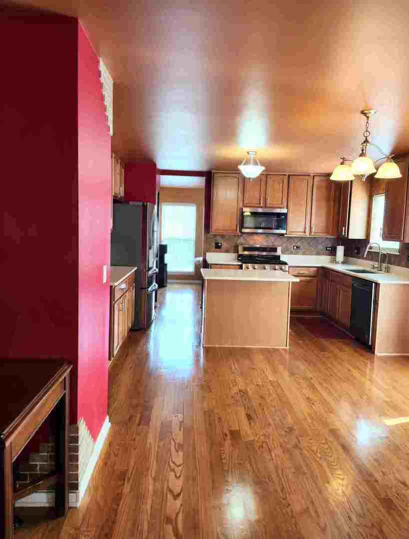 Property Photo: 818 N Edgewater Lane IL 60404