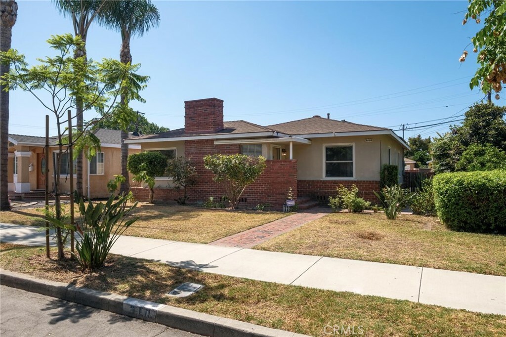 Property Photo:  310 E Forhan St  CA 90805 