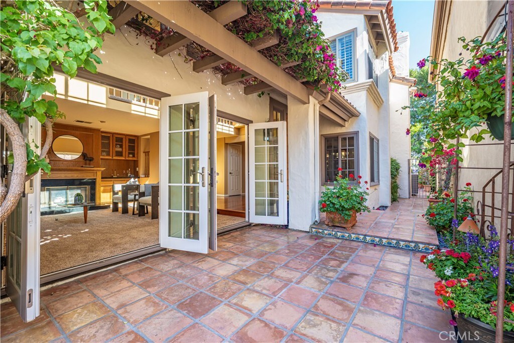 Property Photo: 5620 La Paz Street CA 90803