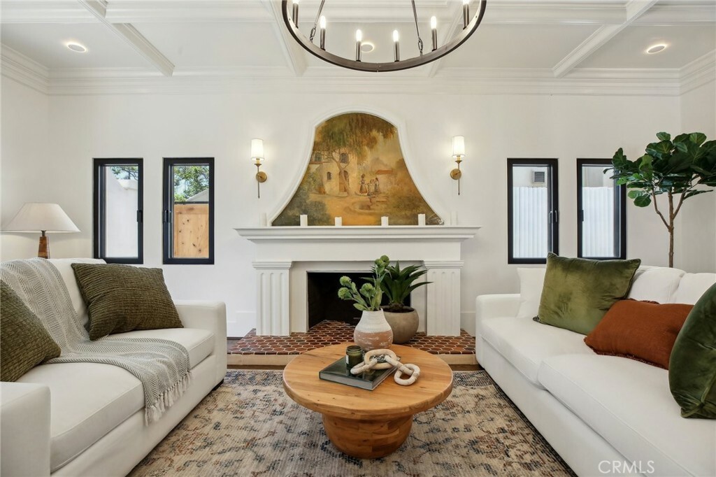 Property Photo: 6373 W 6th Street CA 90048