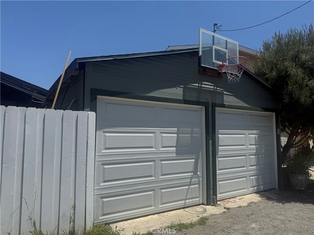 Property Photo: 2019 Andreo Avenue CA 90501