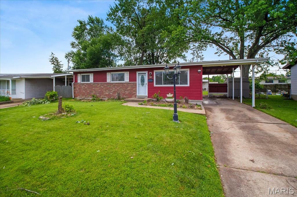 Property Photo: 560 Falcon Drive MO 63031