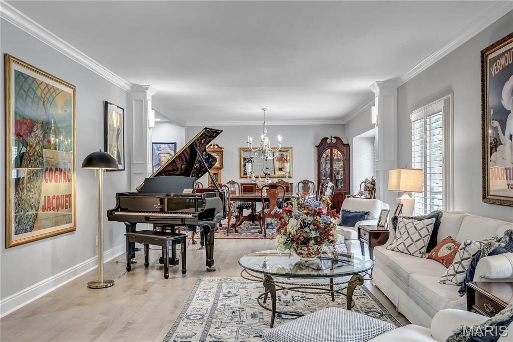 Property Photo:  13527 Royal Glen Drive  MO 63131 