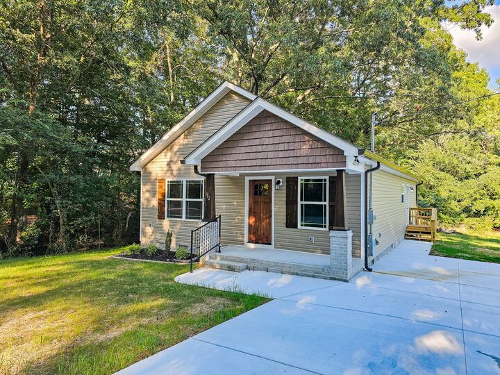 Property Photo: 92 Lakeview St TN 37355